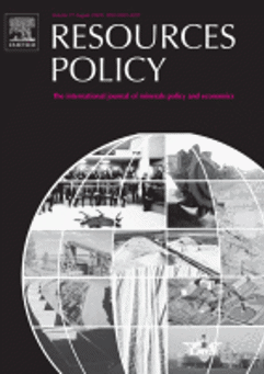 Inventories and the Term Structure of Oil Prices: A Complex Relationship