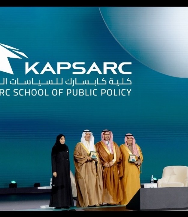 [:ar]وزير الطاقة يعلن تدشين كلية للدراسات العليا تركز على الطاقة والمناخ والاستدامة في كابسارك